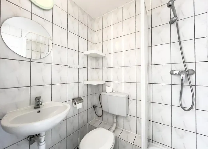 Batawia ゲストハウス 3*