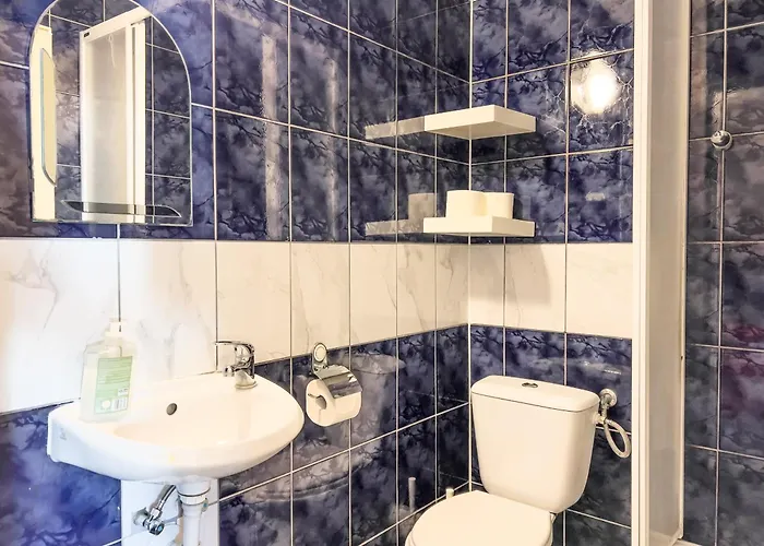 Batawia ゲストハウス 3*