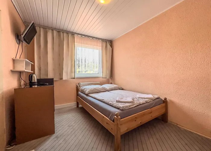 ゲストハウス Batawia 3*